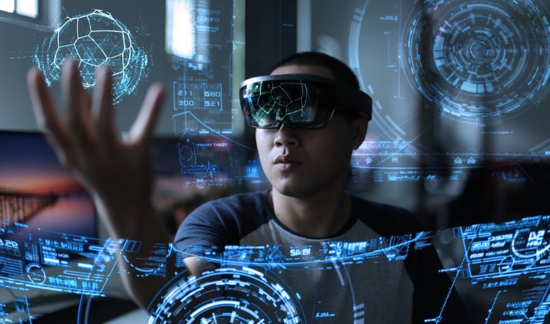 現場に医者が指示 HoloLensを使った遠隔医療 | Mogura VR - 国内外のVR 