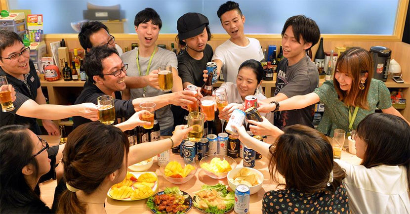 Nomikai (drink party) in Japan