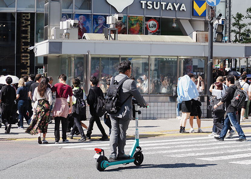 東京都内でeスクーターを利用するユーザー