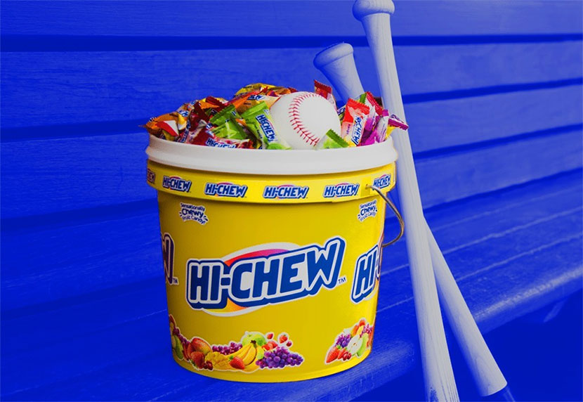 メジャーリーグとパートナーシップを結んでいる(リンク: <a href="https://www.hi-chew.com/blogs/news/hi-chew-teams-up-with-the-chicago-cubs-st-louis-cardinals-and-tampa-bay-rays-to-bring-fans-flavorful-fun">出典</a>